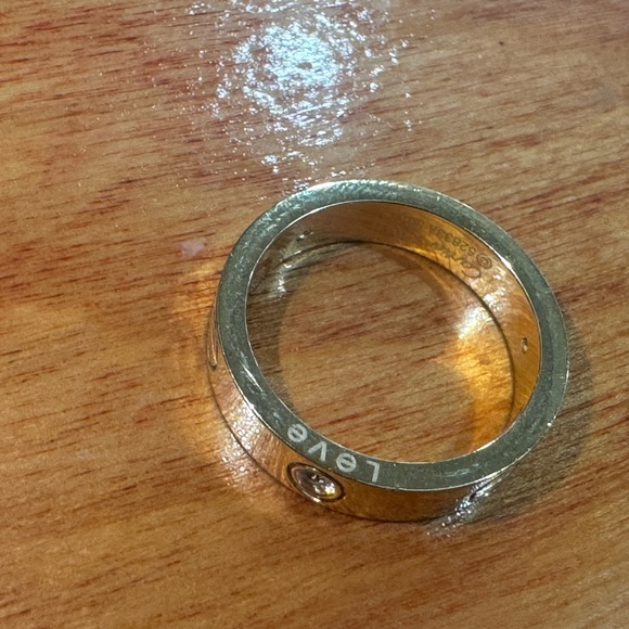 Cartier Authentic 3 Diamond ring. Size 9 - Picture 3 of 3